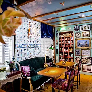 *** Hotel Rosalia's Menagerie Cocktail Bar & Innupstairs Países Bajos